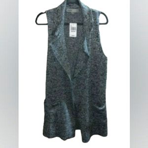 Absolutely Famous NWT Size M Sleeveless Cardigan Vest in Gray